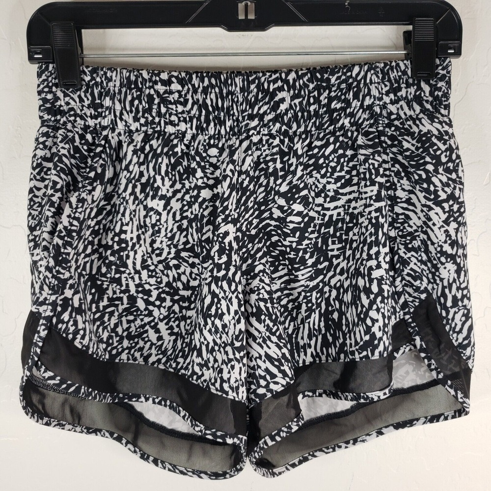 Athleta Lined Mesh Racer Run 4" Shorts Women's XS Black white‎ Geometric Shorts